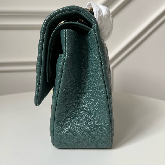 —SOLD—CHANEL M CLASSIC DOUBLE FLAP LGHW - Picture 5 of 14